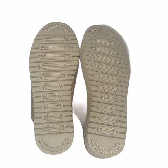 NWOT Bernie Mev Rose Gold Perforatef Slide - Picture 12 of 13